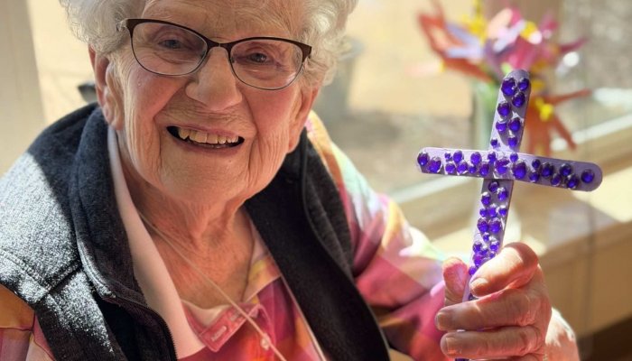 The Oak Lane Craft Club Creates Beautiful Easter Crosses